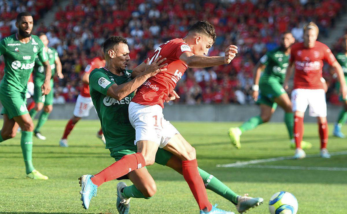 圣埃蒂安主场遭到多特蒙德逆转，连败两场